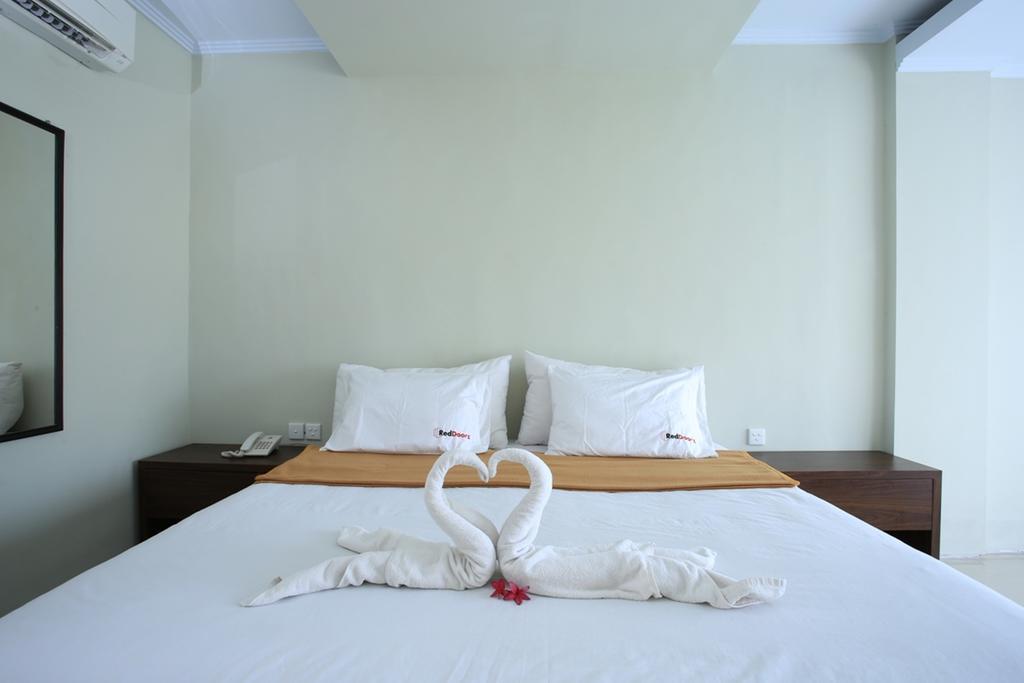 Reddoorz @ Padma Utara Hotel Legian Kültér fotó