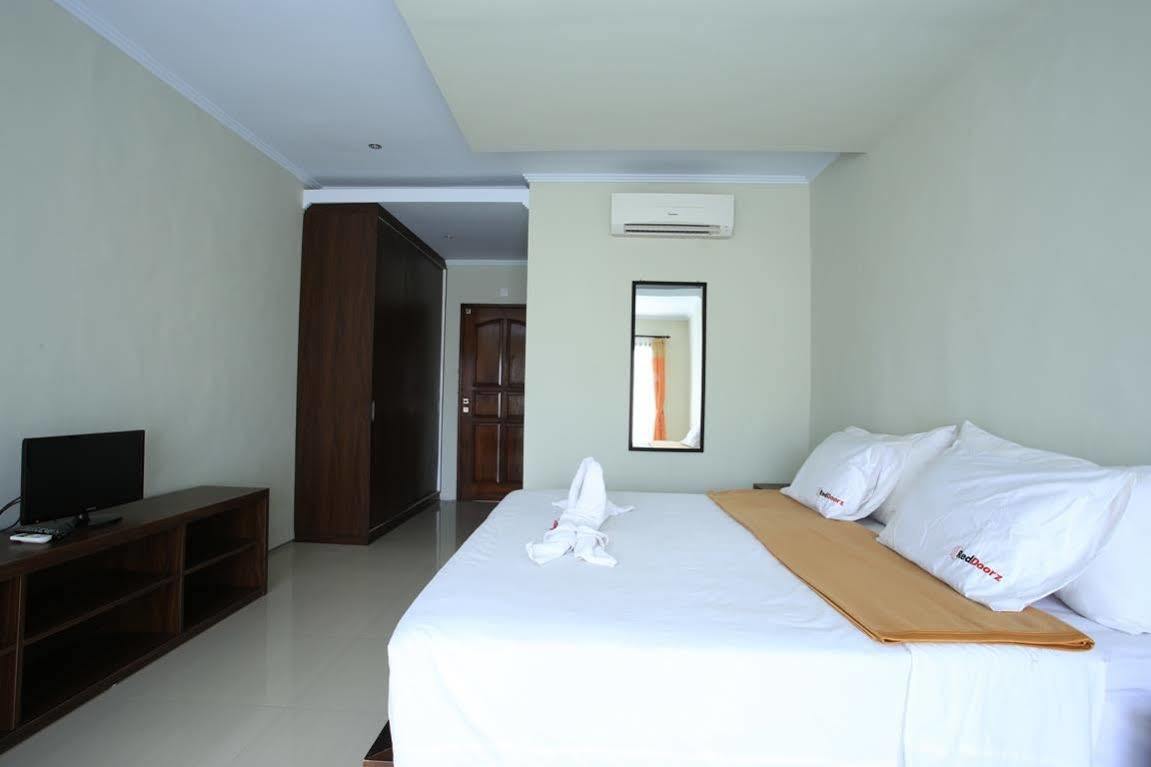 Reddoorz @ Padma Utara Hotel Legian Kültér fotó